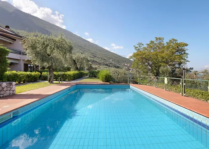 Assenza 9 * ברנצונה סול גארדה