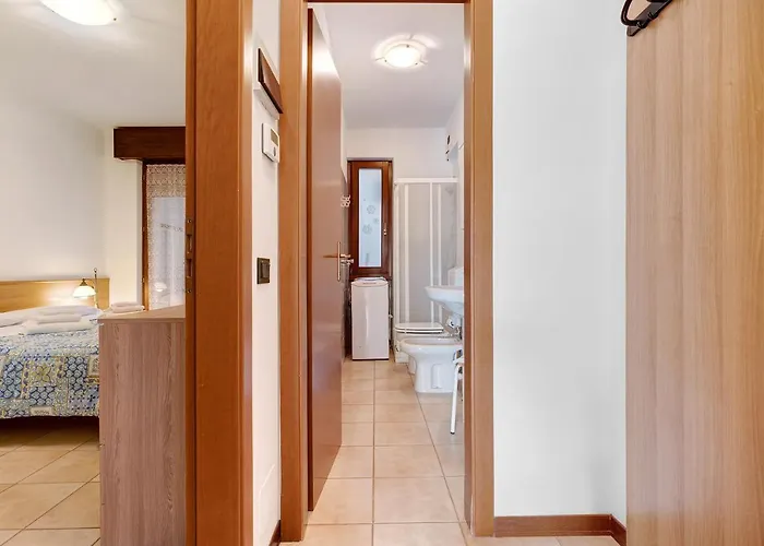 Assenza 9 * ברנצונה סול גארדה