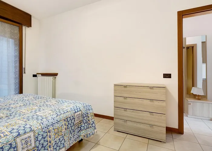 Assenza 9 * ברנצונה סול גארדה